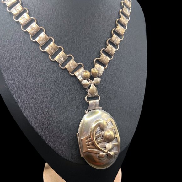 Antique Book Chain Locket Necklace Victorian 800 Silver in Good Condition - Picture 3 of 8